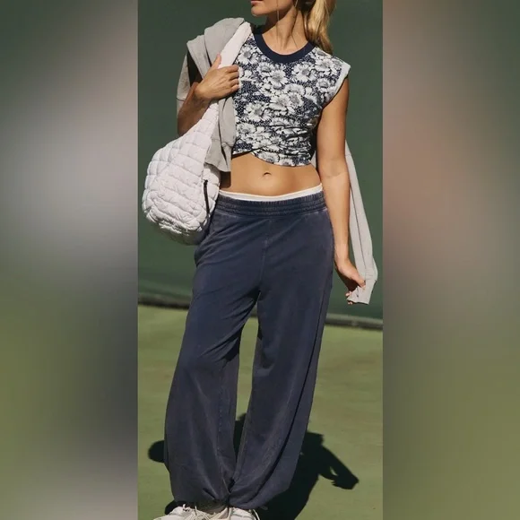 NWT Free People Movement M Hot Shot Crossover Printed Set in Field Floral Blue - Picture 4 of 5